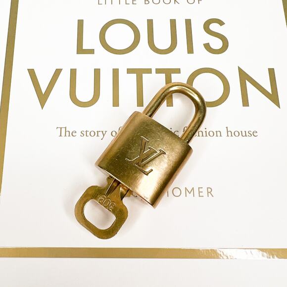 Louis Vuitton #309 Gold Brass Lock & Key Charm Clochette Set 🔐 - Picture 1 of 8